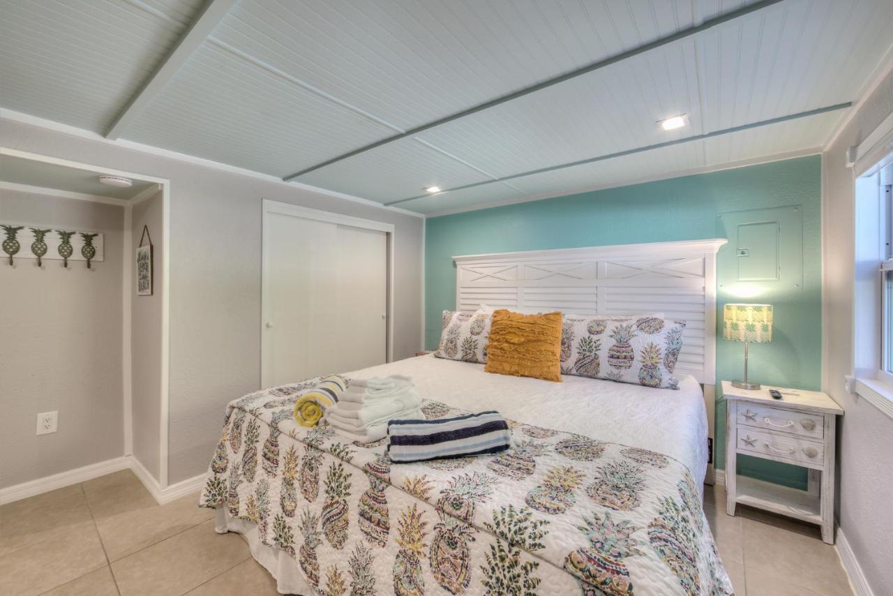 Matanzas Retreat On The Canal Fort Myers Beach Exterior foto